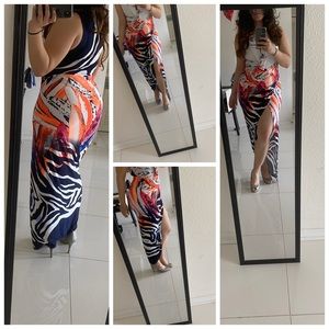 NWT MIAMI VIBE  V-NECK Dress/ Slit on the side